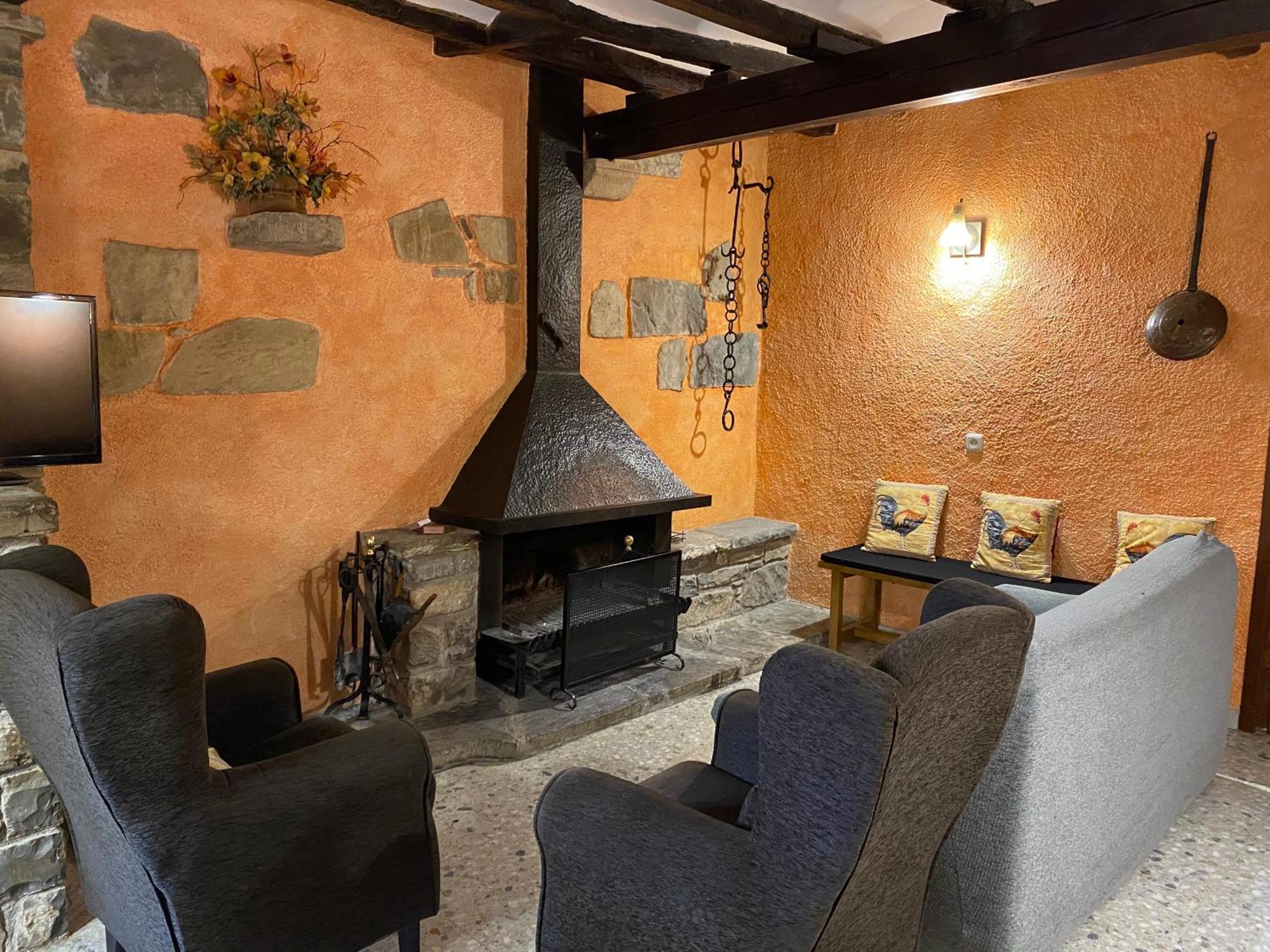 Mas La Riera Guest House Campdevanol Bagian luar foto