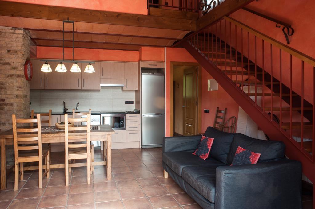 Mas La Riera Guest House Campdevanol Ruang foto